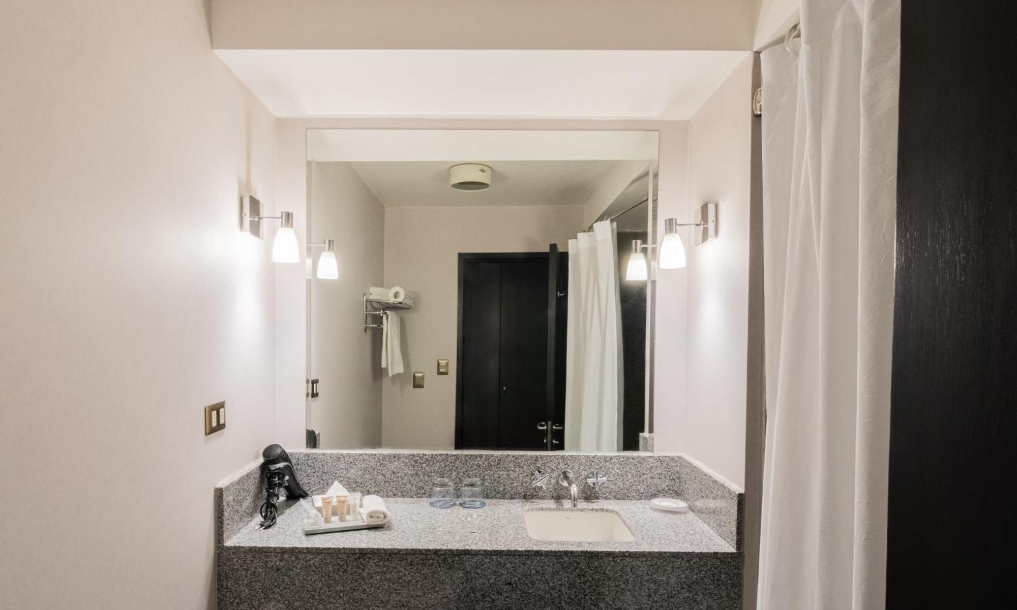 Four Points By Sheraton Los Angeles Extérieur photo