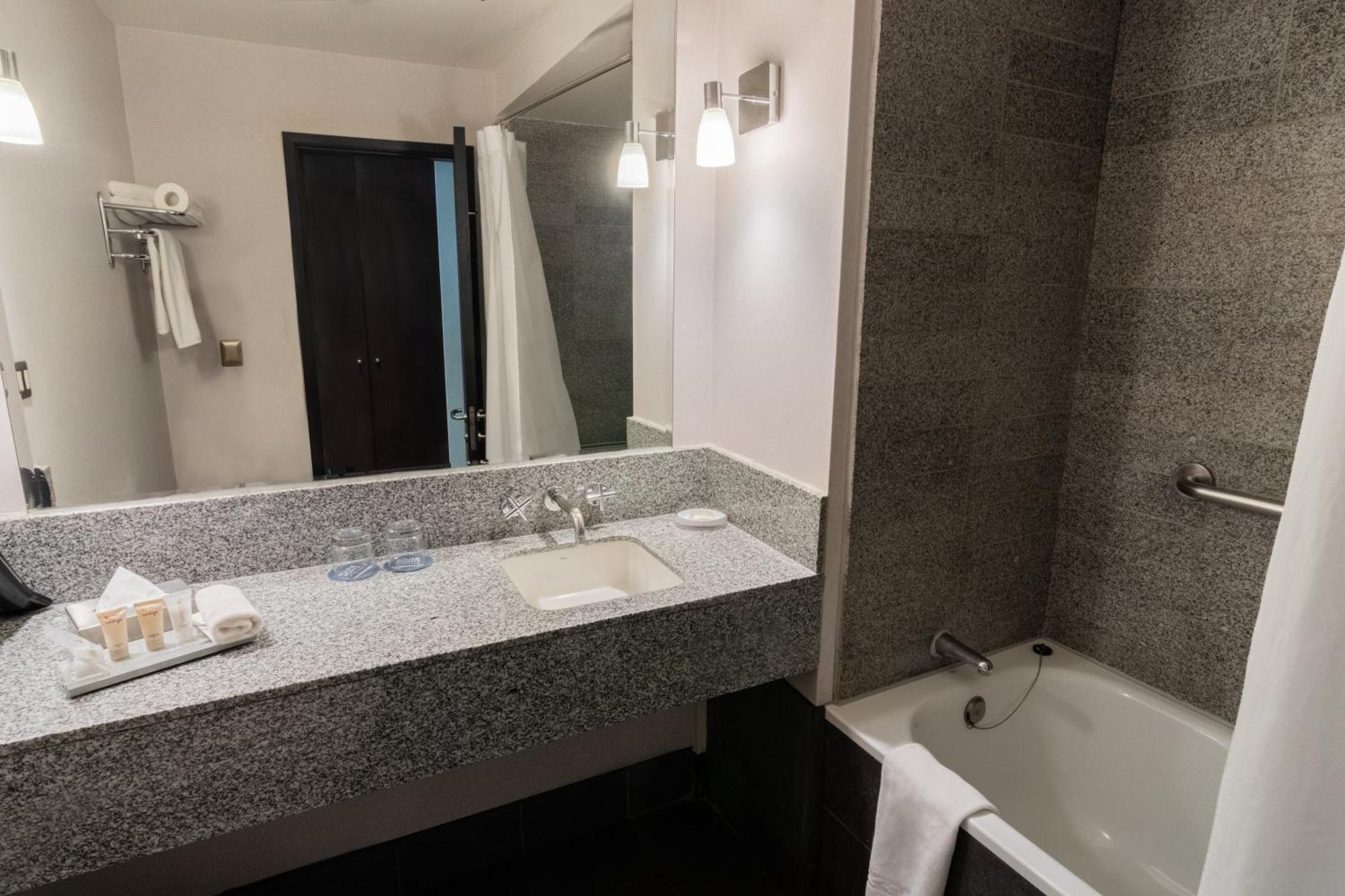 Four Points By Sheraton Los Angeles Extérieur photo